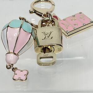 Louis Vuitton Lock & Key #311 with Hot Air Balloon & Suitcase Charms Keychain